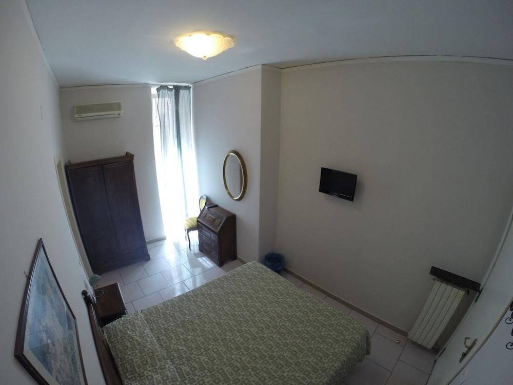 Hotel Borbone Di Napoli