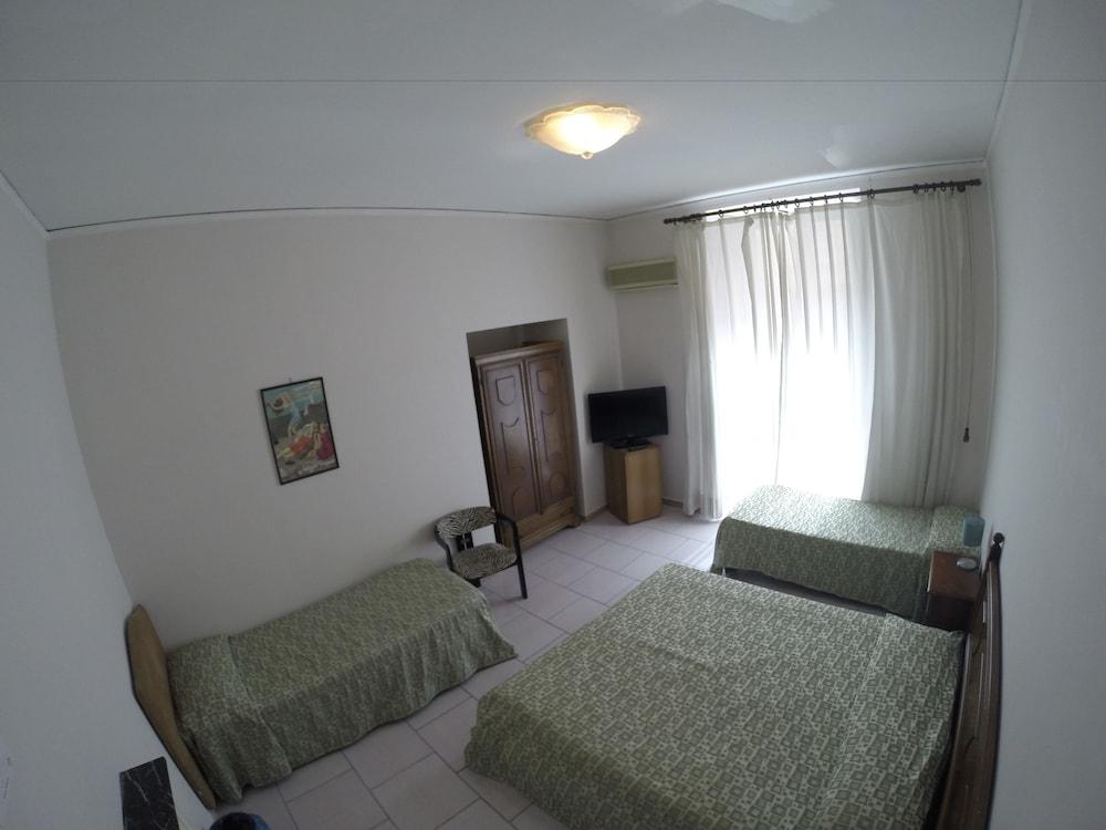 Hotel Borbone Di Napoli